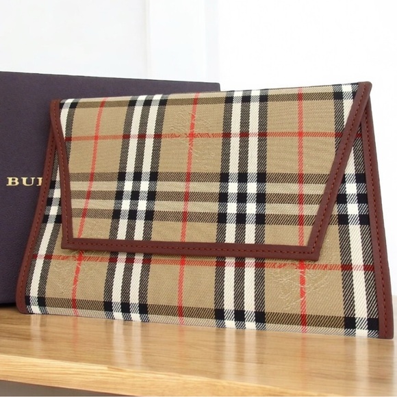 Burberry Nova Check Jacquard/Leather Passport/Book Cover 😍 - Picture 2 of 8